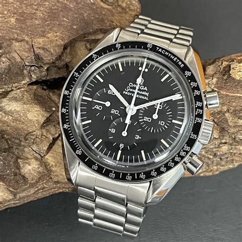 hodinkee three Omega Speedmaster